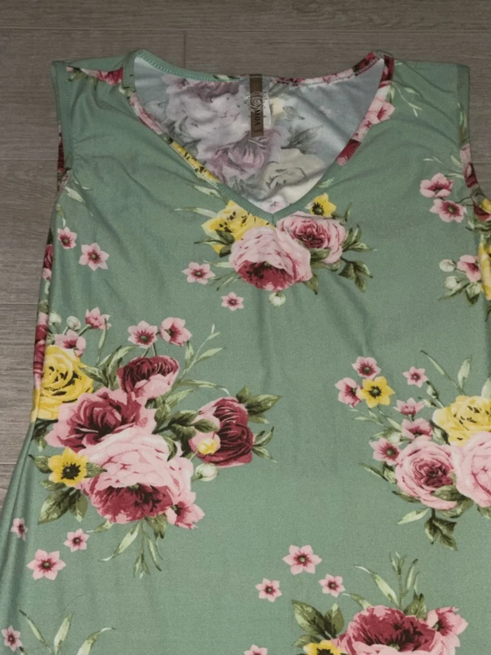 Sleeveless Mint Floral V-Neck Dress - Picture 2 of 2